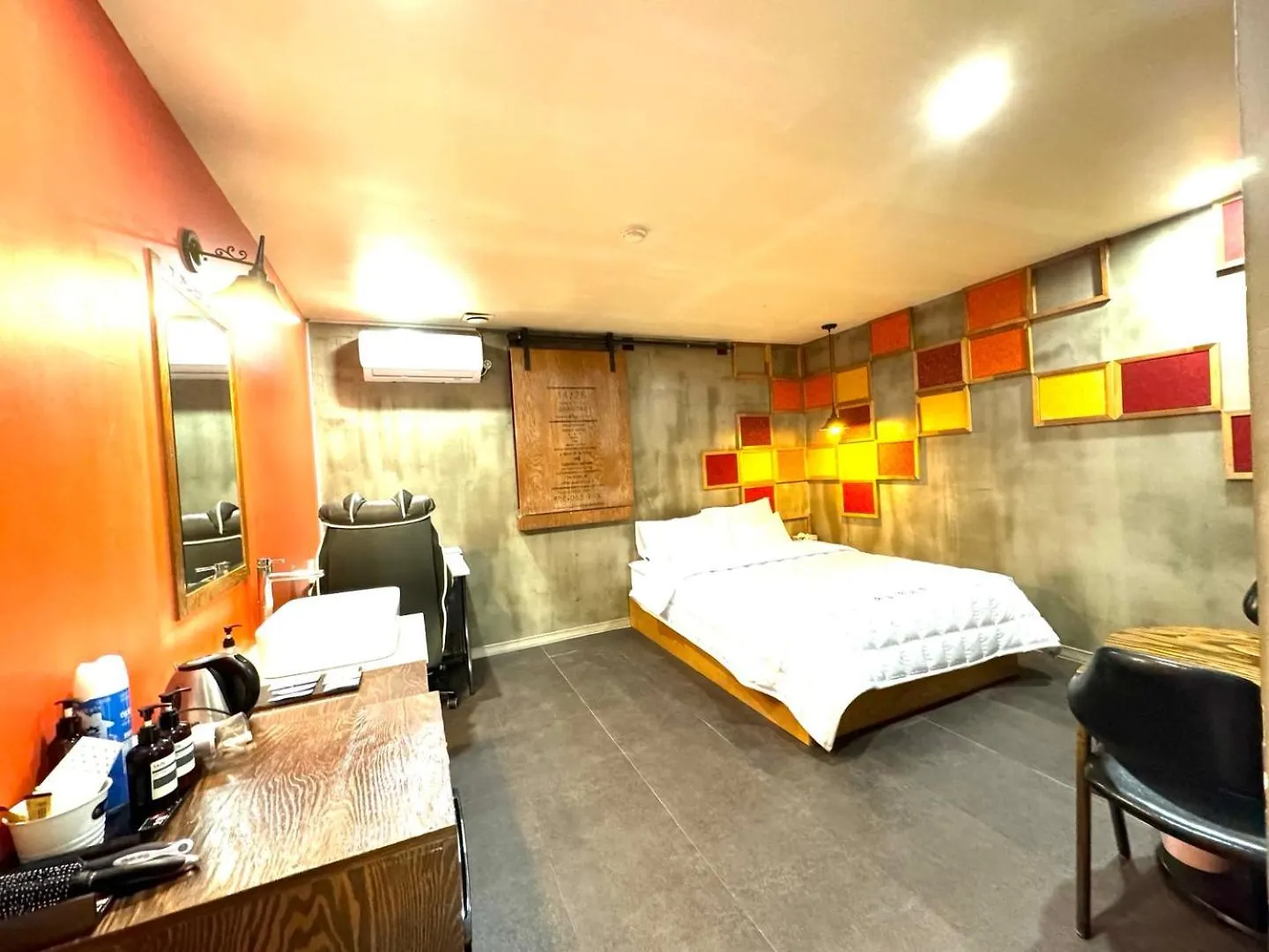 בוסאן Yeonsan In Hotel 0*,  קוריאה הדרומית