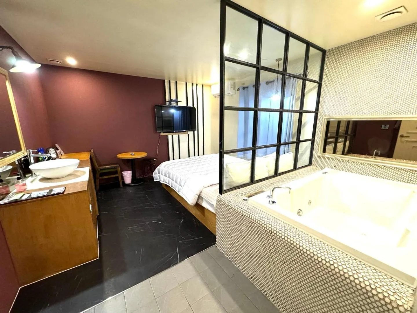 בוסאן Yeonsan In Hotel